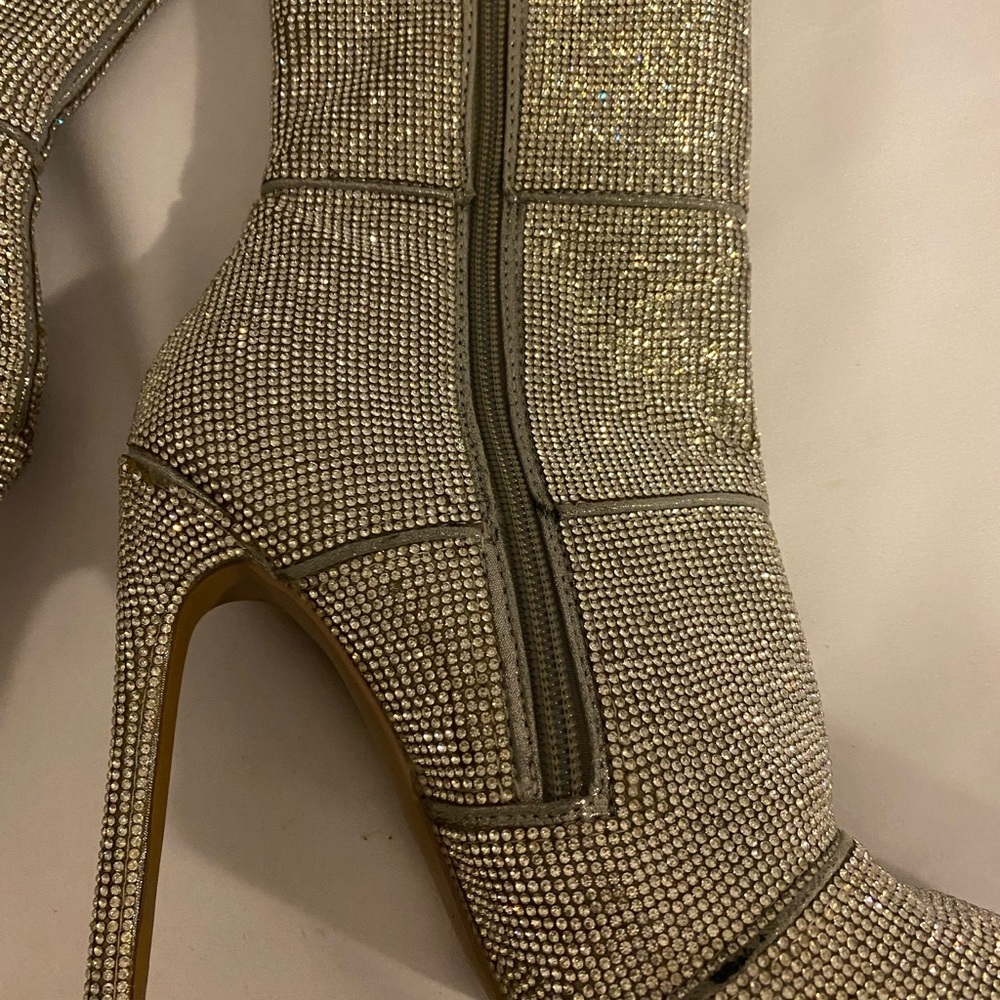 Steve Madden Silver Sparkling High Heel Boots Size 7M - Picture 10 of 16